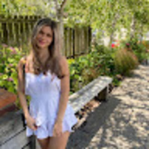 Meet your Posher, Courtney